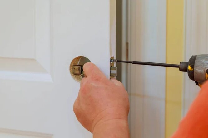 deadbolt lock
