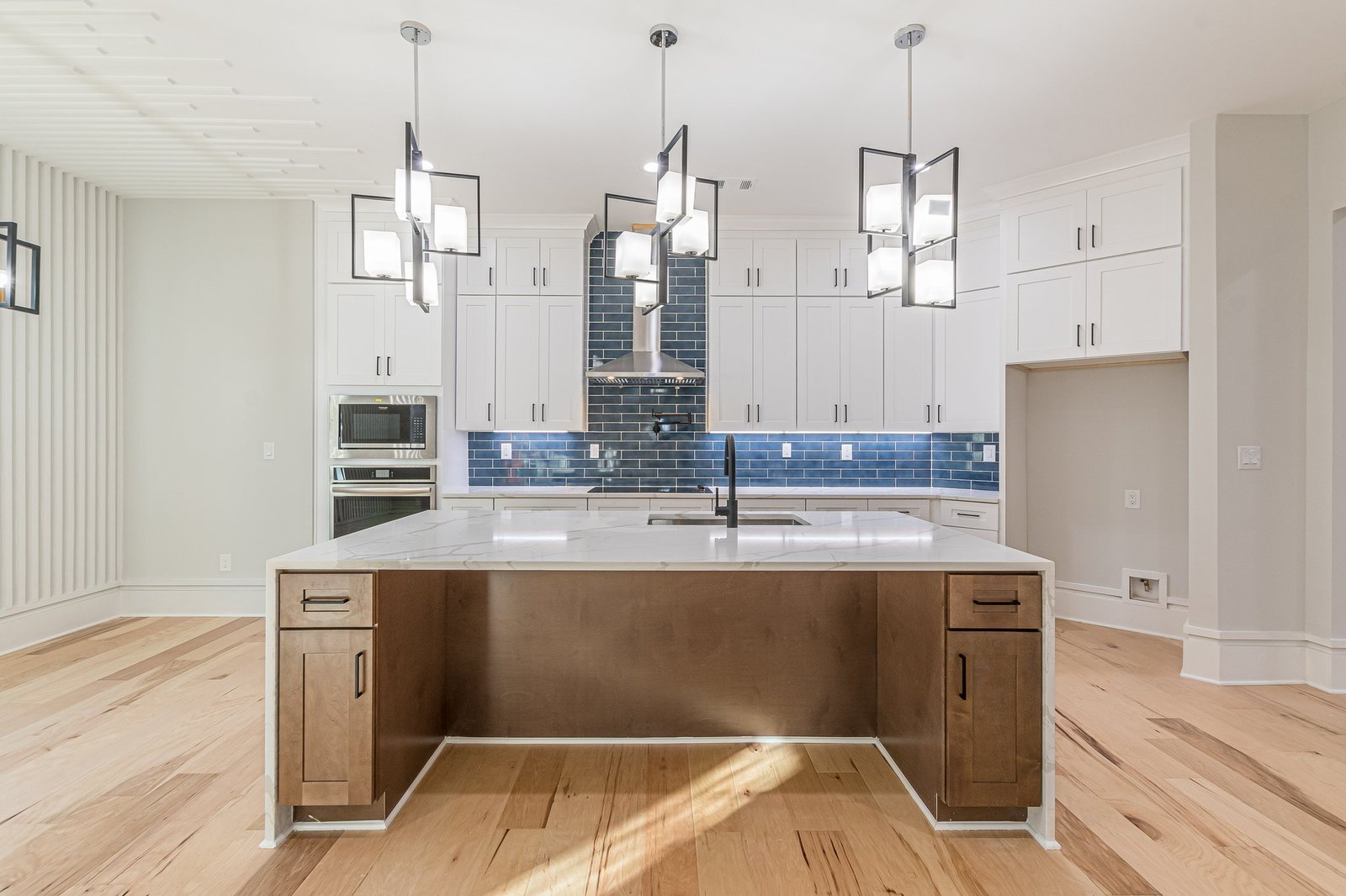 119-web-or-mls-Darwish Dr-119