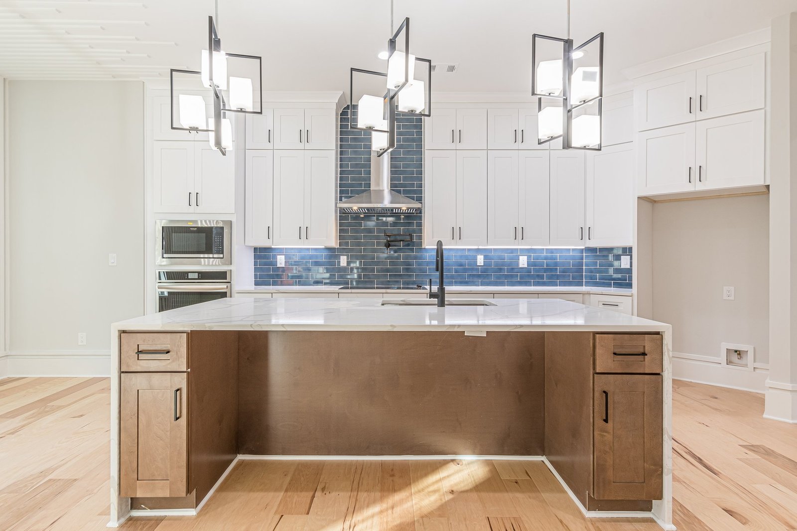 120-web-or-mls-Darwish Dr-120