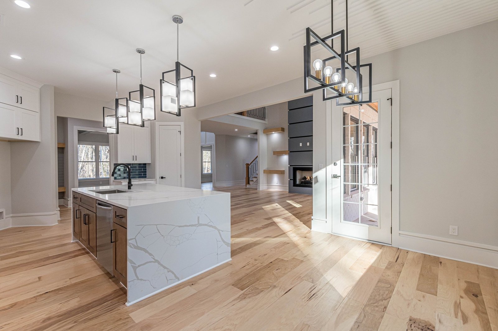 126-web-or-mls-Darwish Dr-126