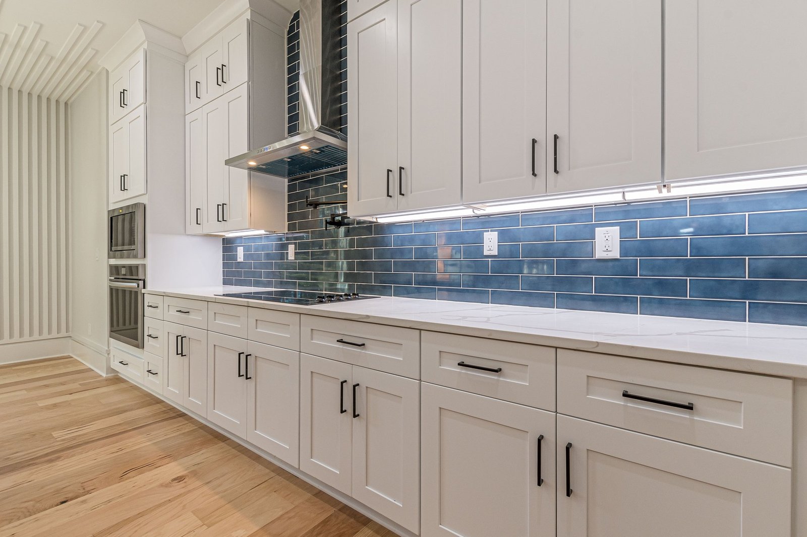132-web-or-mls-Darwish Dr-132