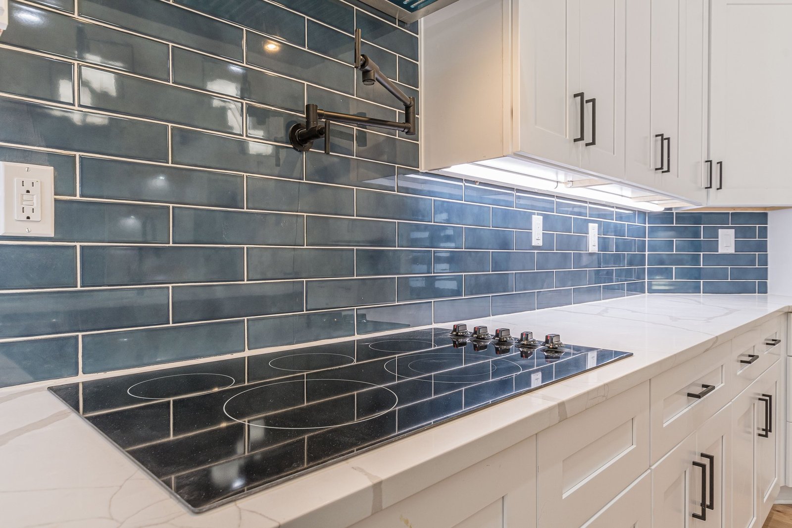 135-web-or-mls-Darwish Dr-135