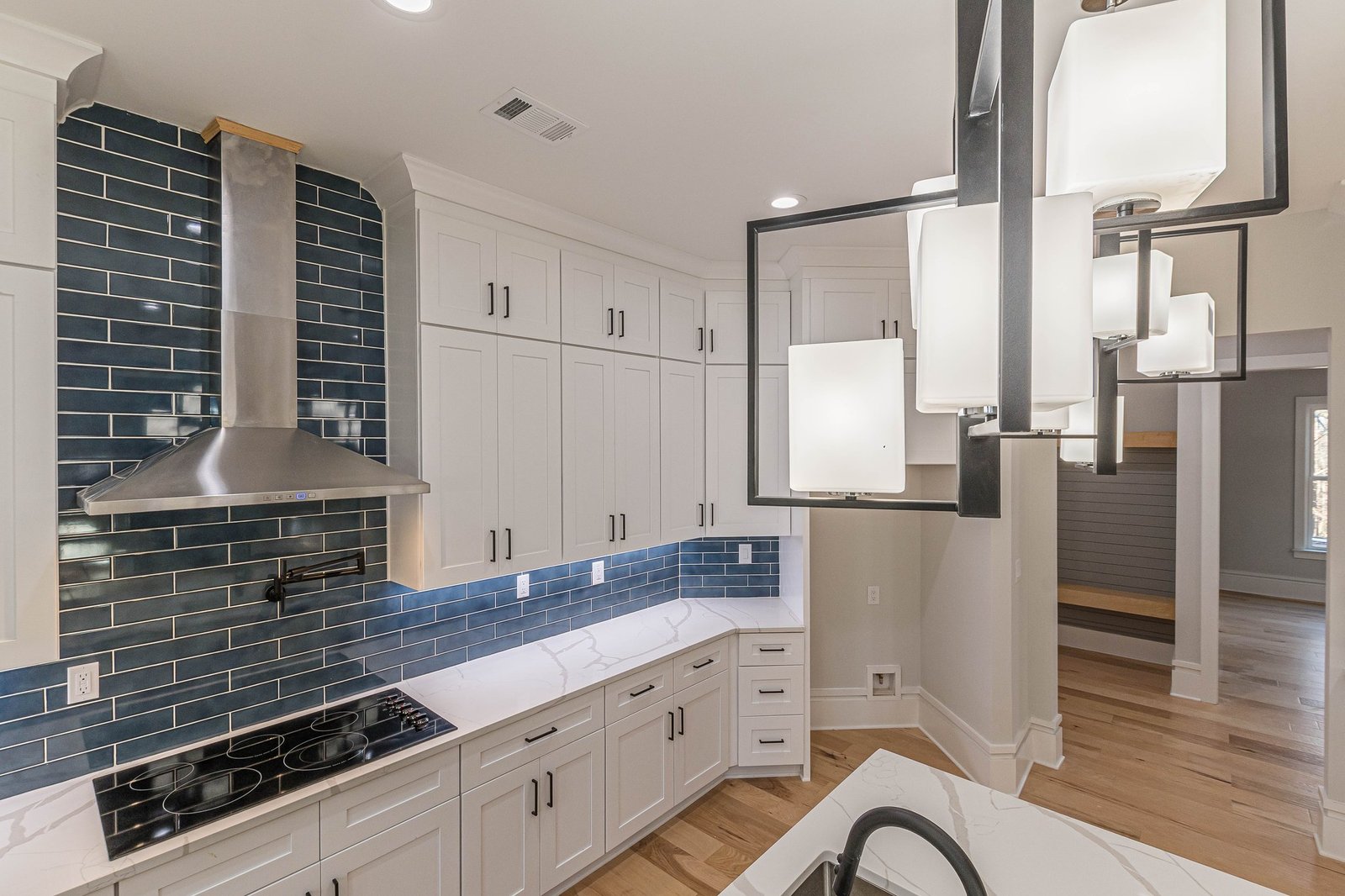 144-web-or-mls-Darwish Dr-144