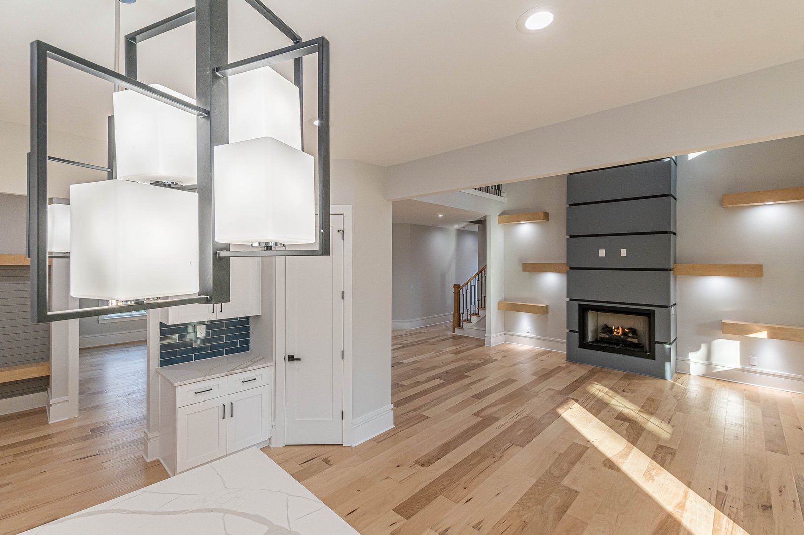 145-web-or-mls-Darwish Dr-145
