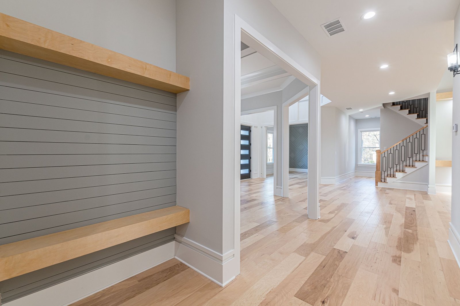 147-web-or-mls-Darwish Dr-147