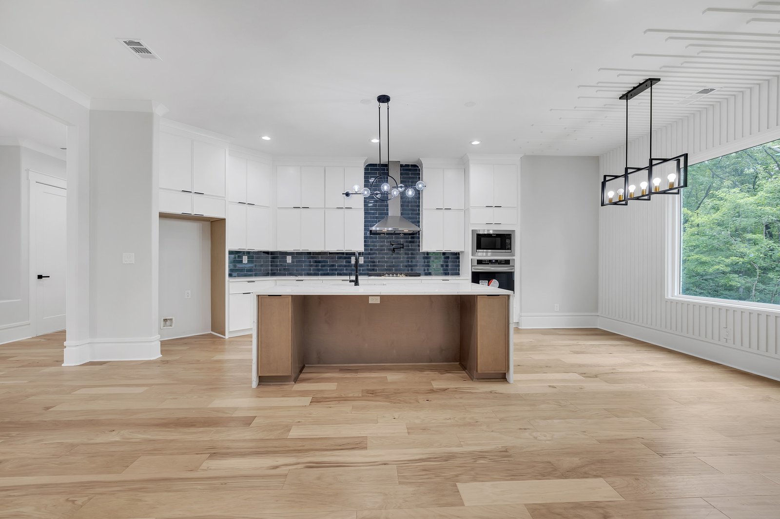 2015 Fountainbleau dr -11
