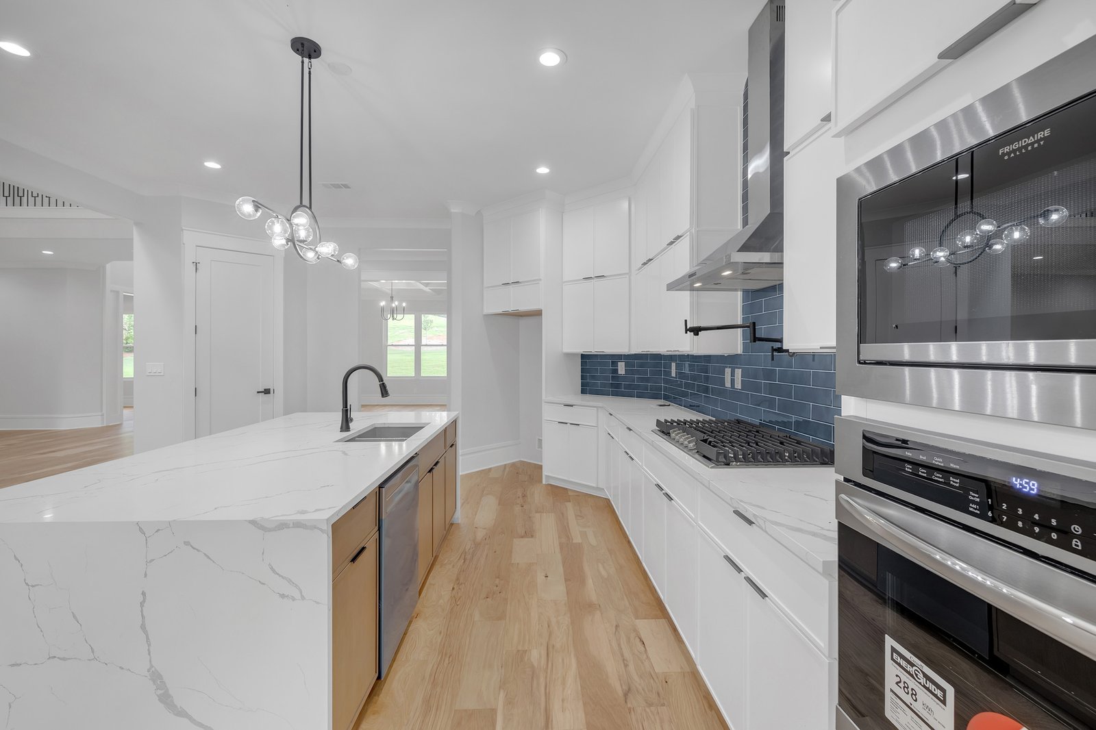 2015 Fountainbleau dr -16
