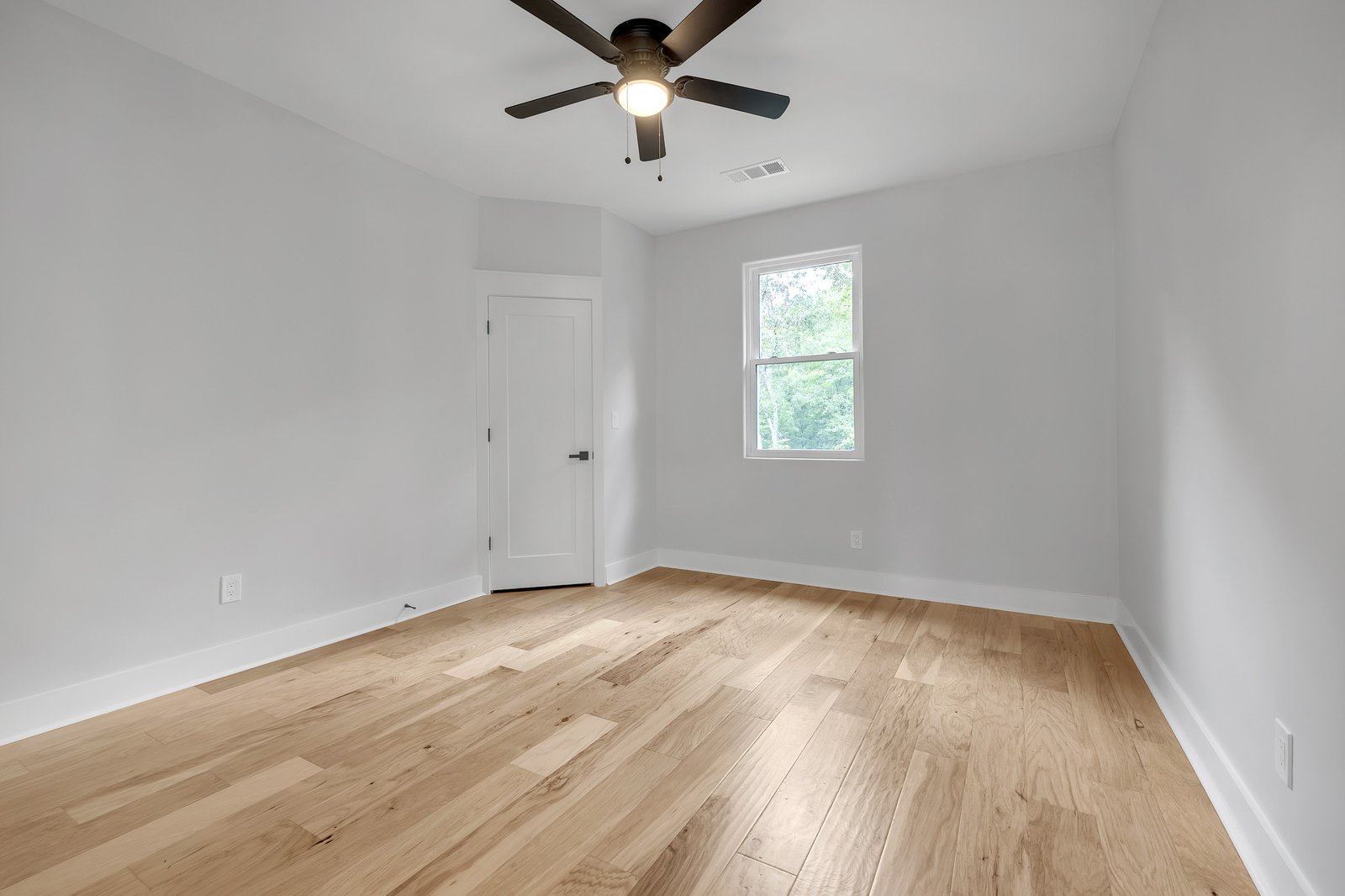 2015 Fountainbleau dr -34