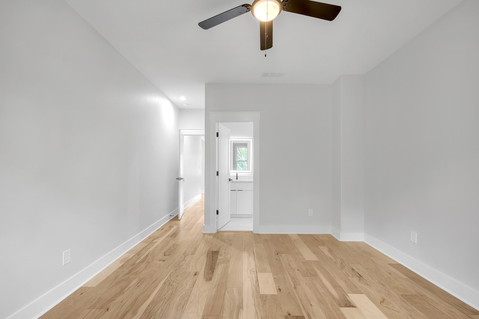 2015 Fountainbleau dr -35