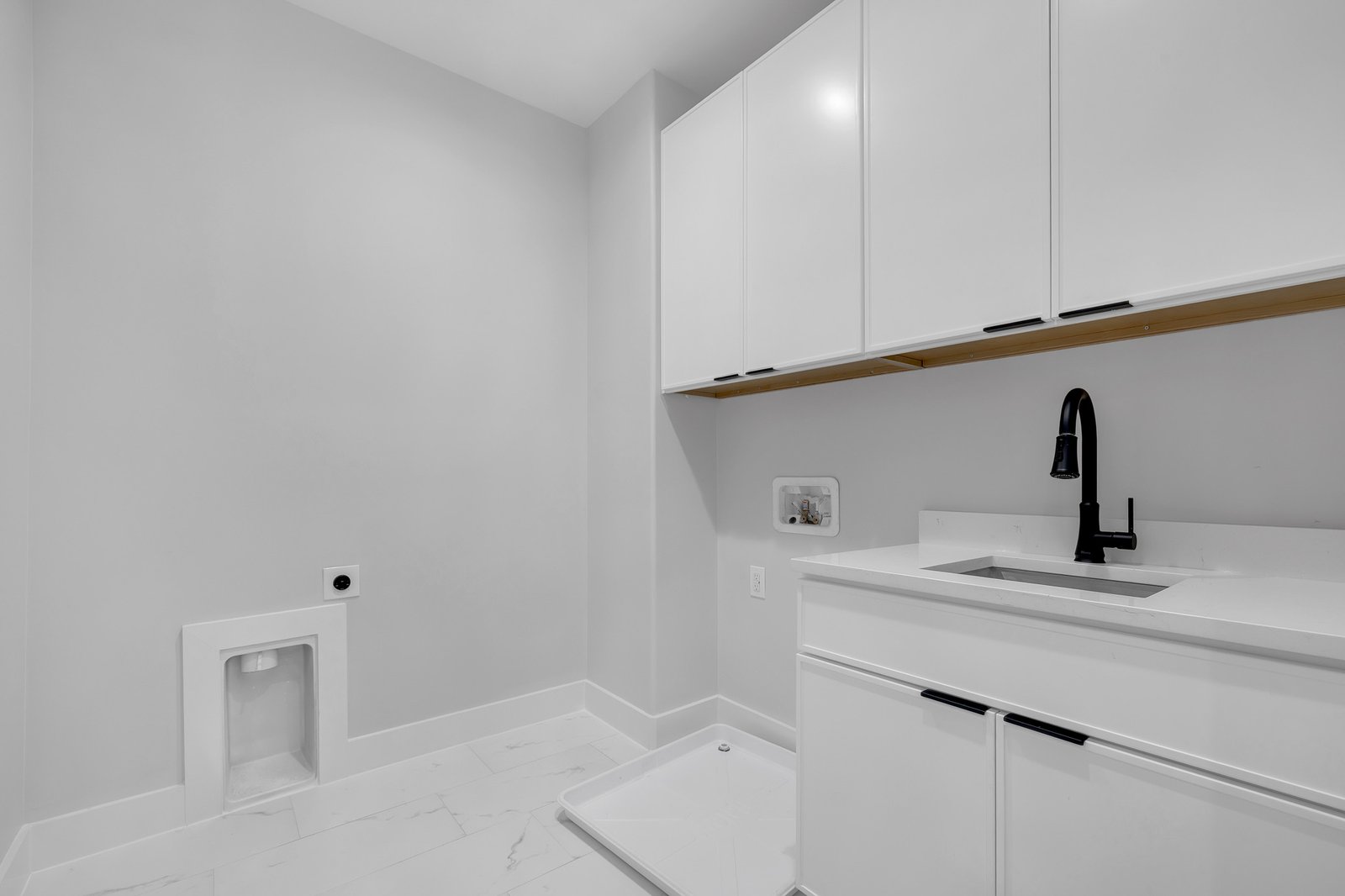 2015 Fountainbleau dr -37