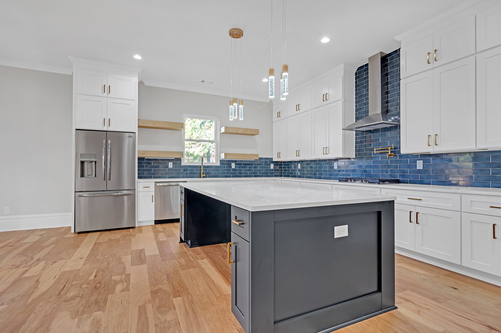 210 Valerie Cir-08