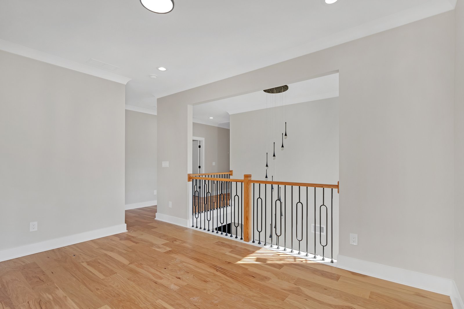 210 Valerie Cir-09