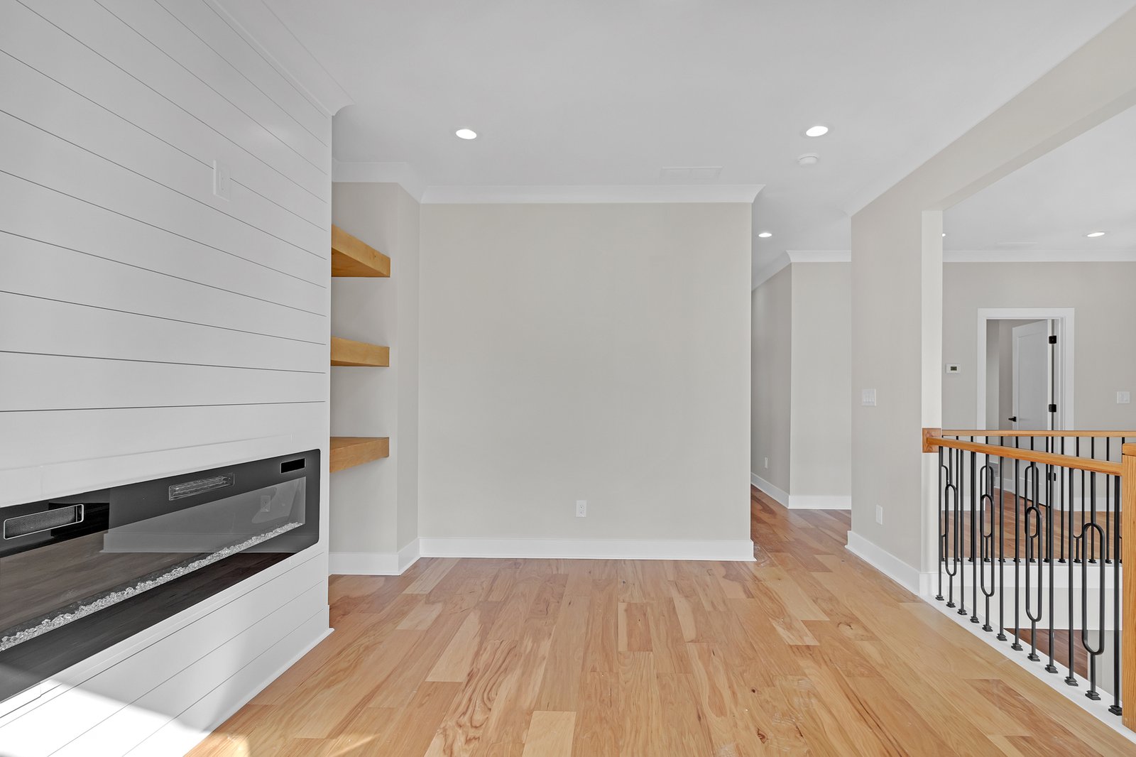 210 Valerie Cir-12
