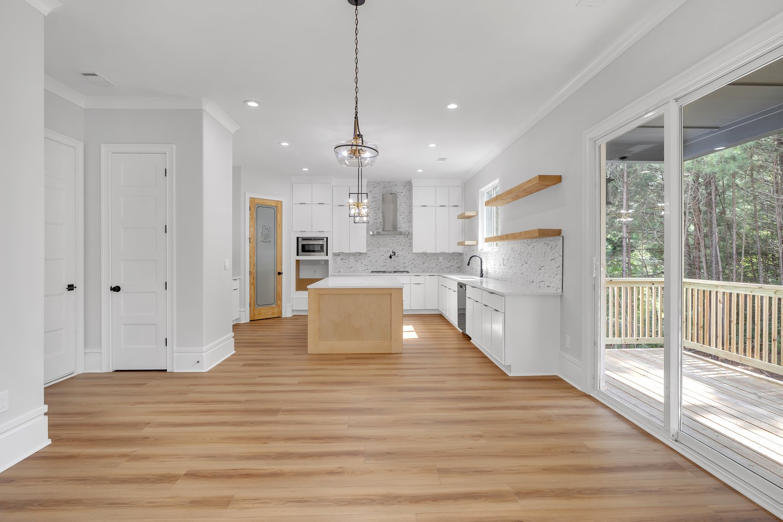 225 Valerie Circle-10
