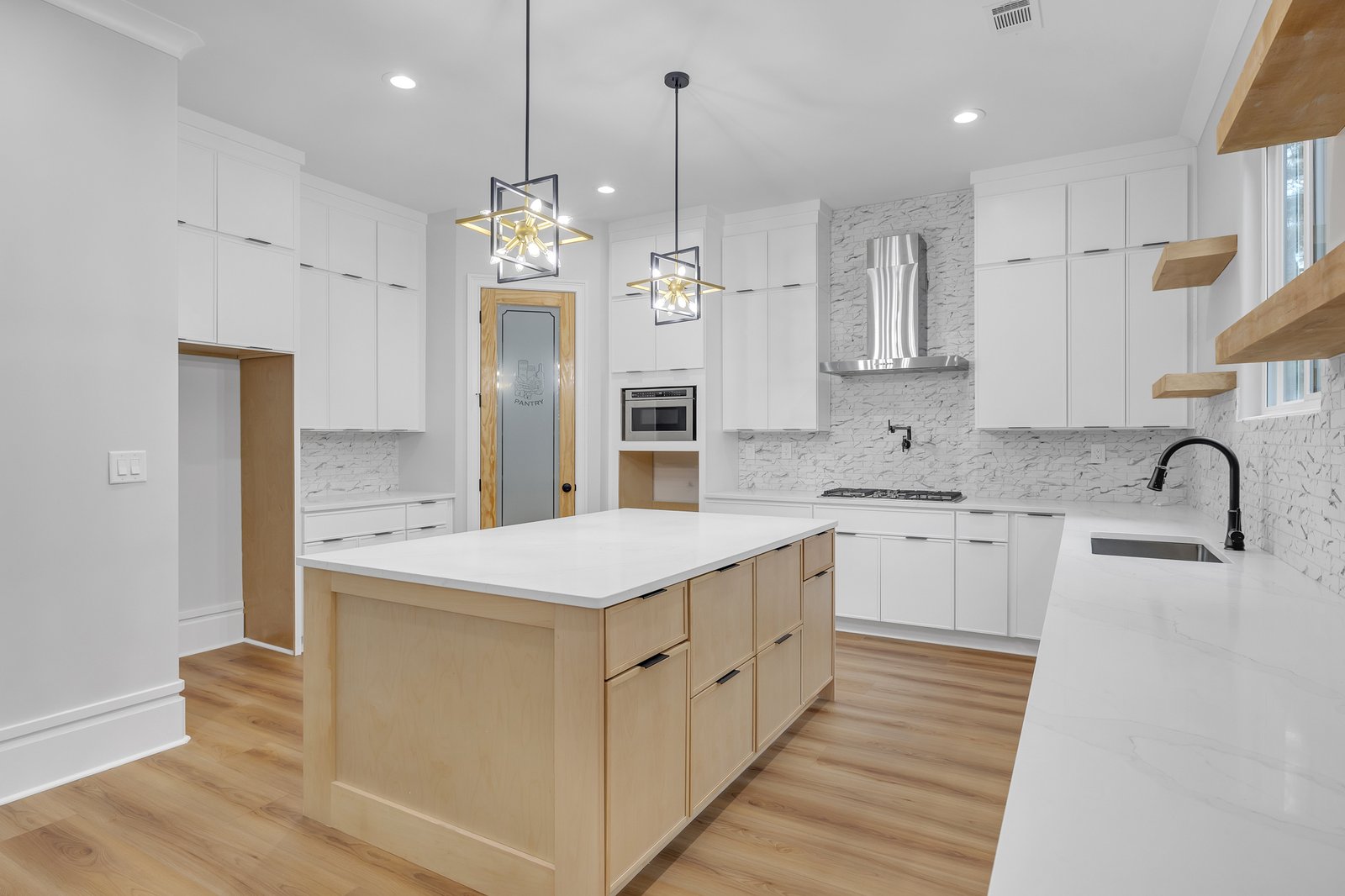 225 Valerie Circle-11