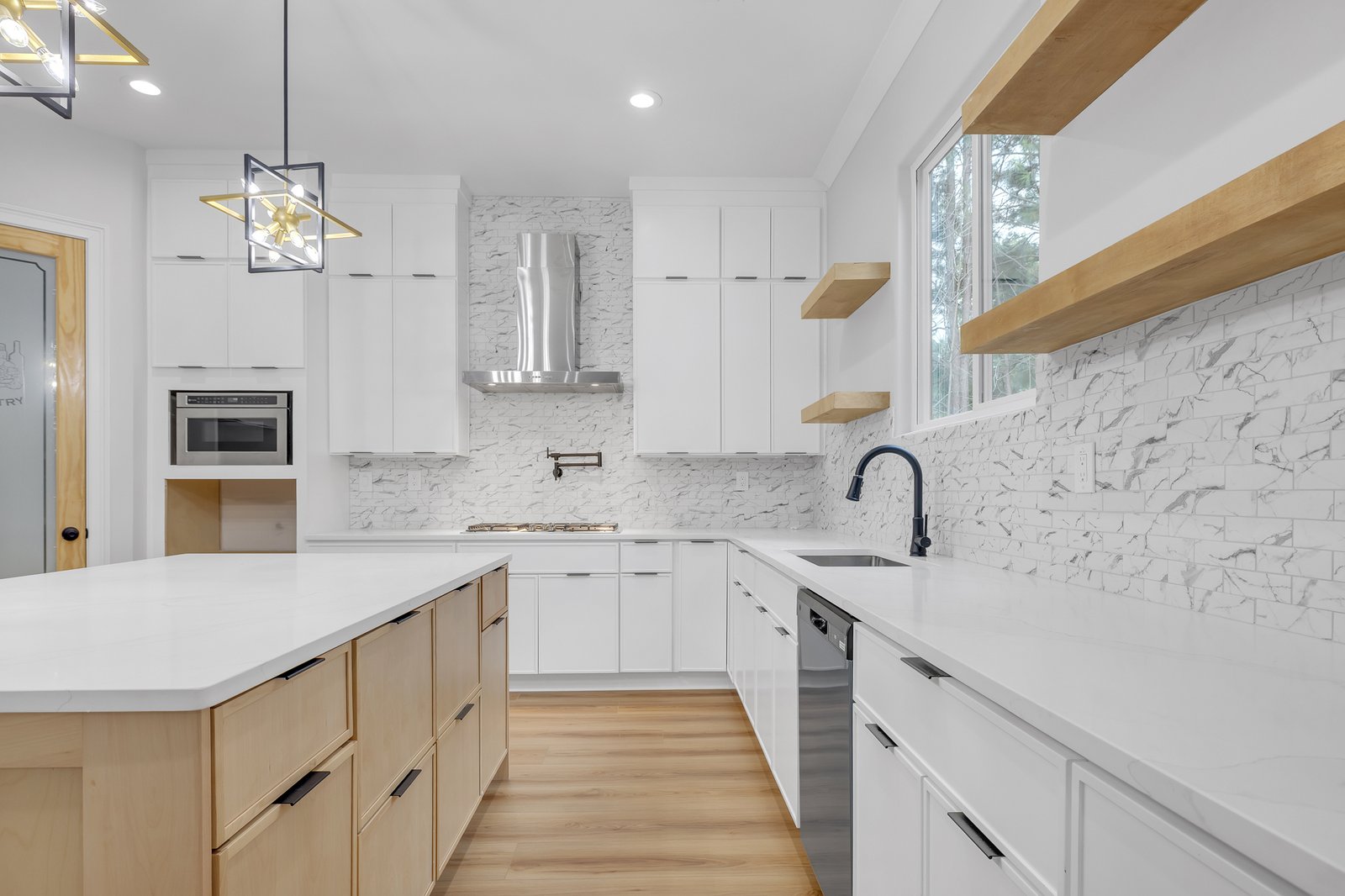 225 Valerie Circle-12