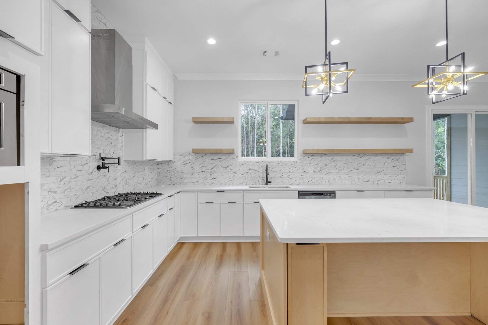 225 Valerie Circle-15