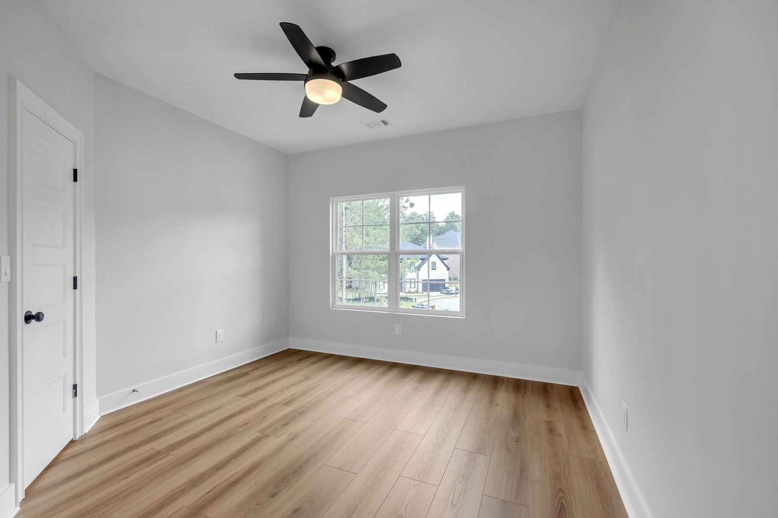 225 Valerie Circle-27