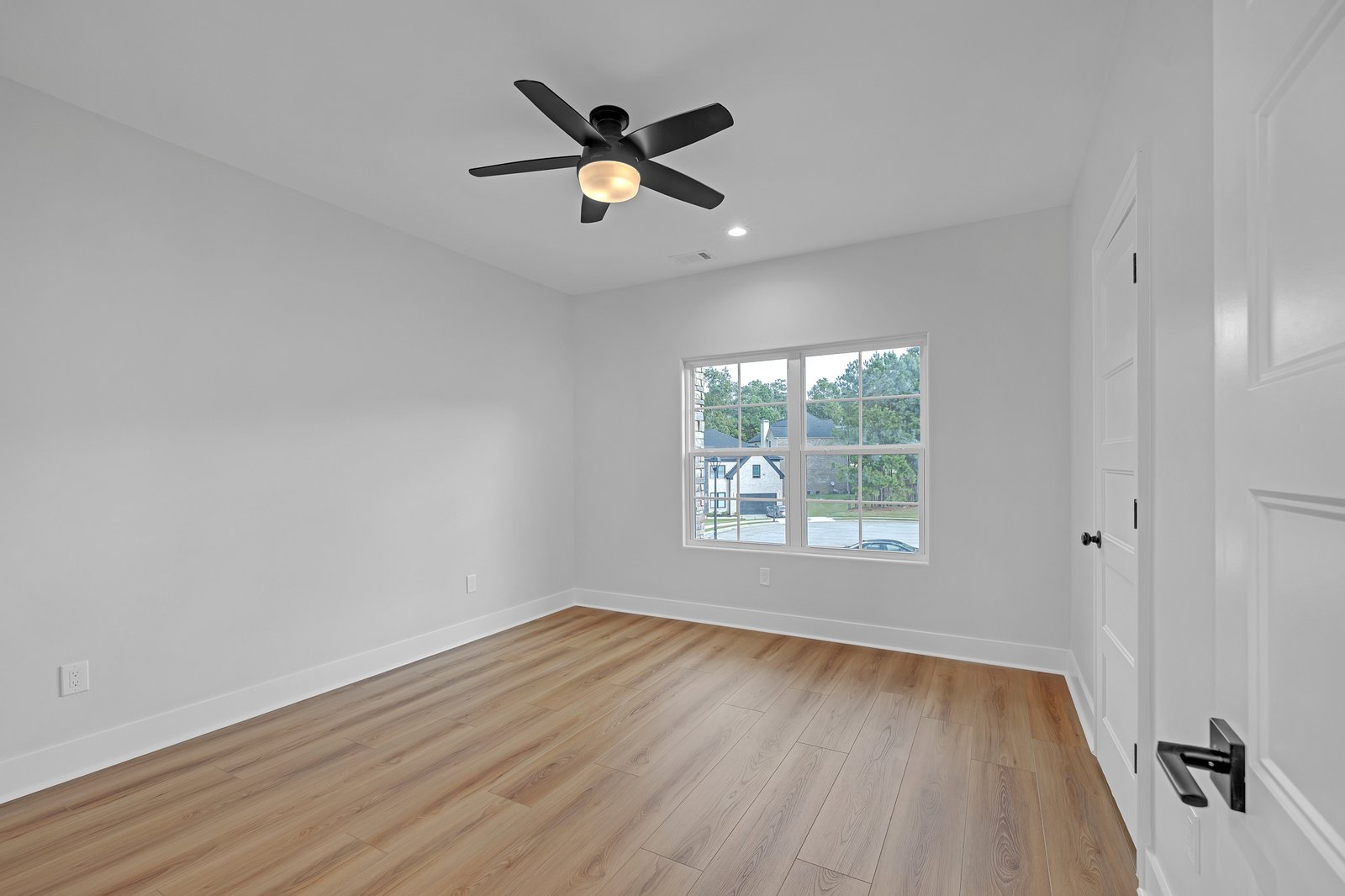 225 Valerie Circle-28