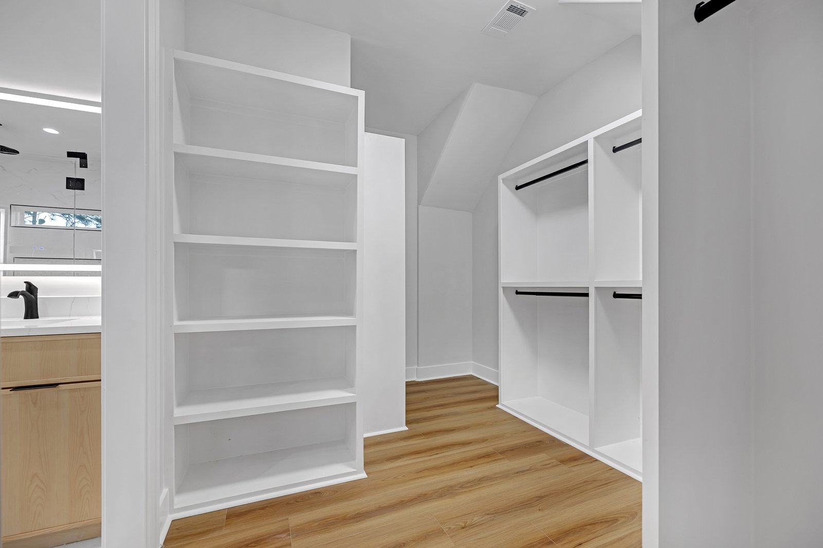 225 Valerie Circle-40