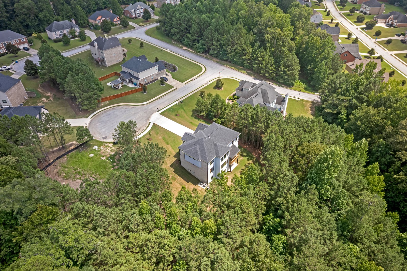 225 Valerie Circle-42