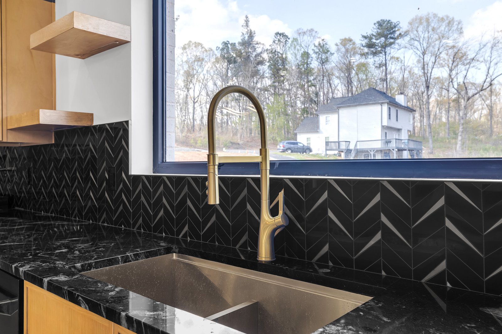 4402 Leola Rd -16