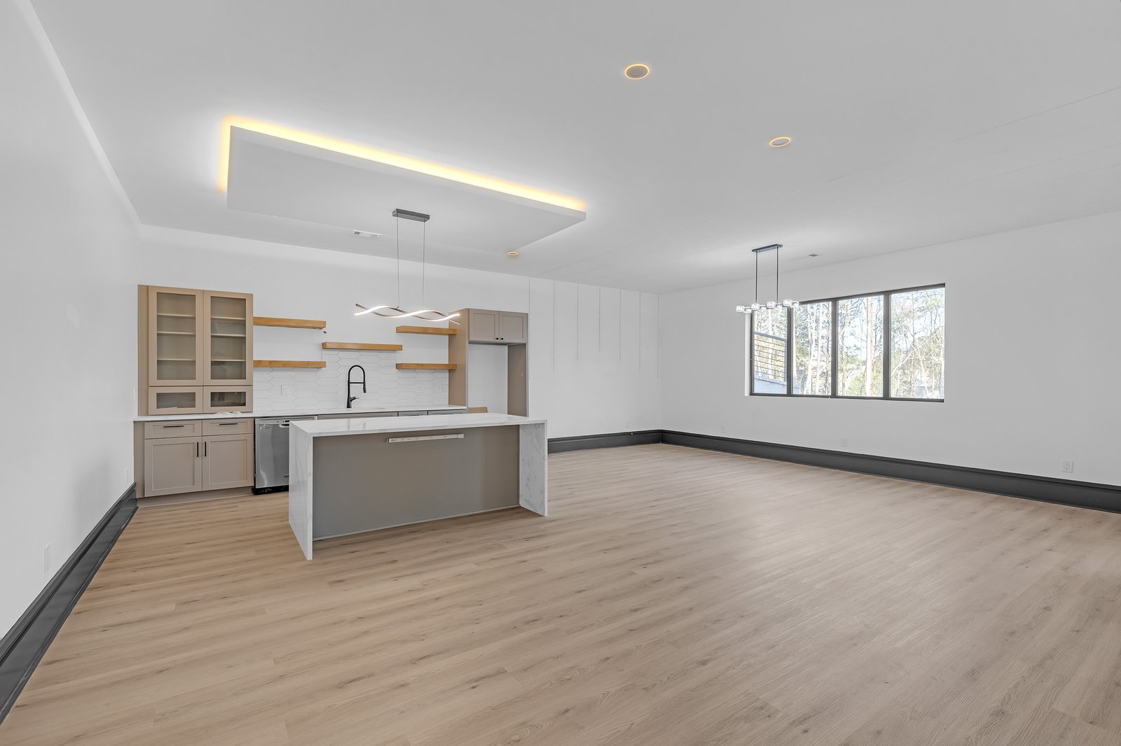 4402 Leola Rd -52