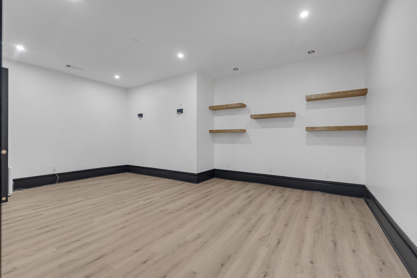 4402 Leola Rd -54