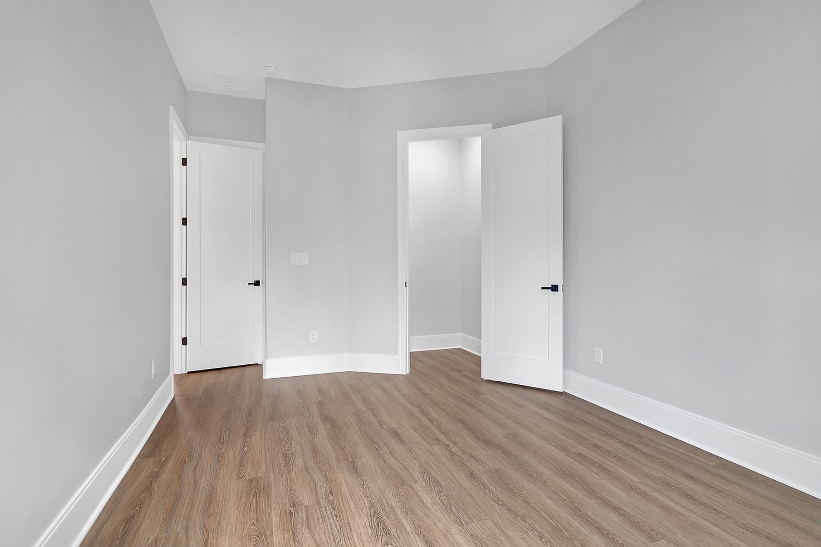 7025 Mandevilla Ln-18