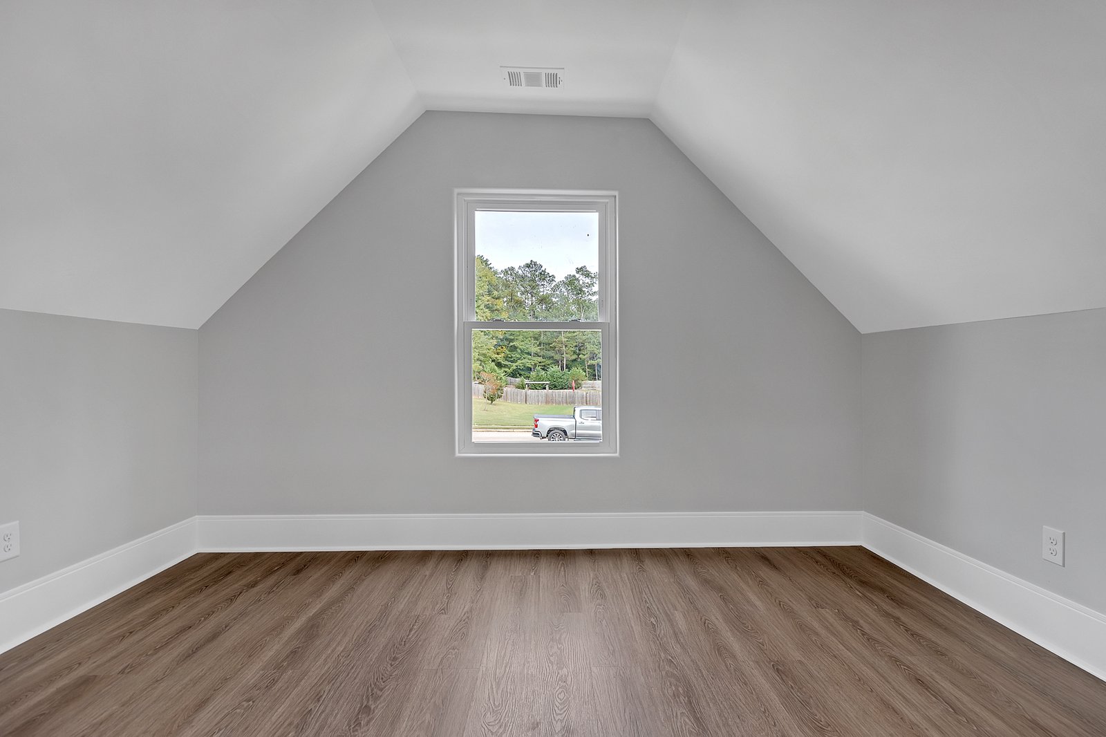7025 Mandevilla Ln-32