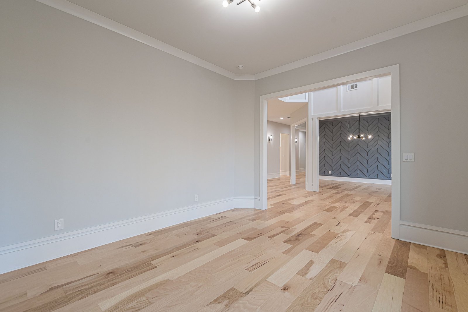 94-web-or-mls-Darwish Dr-94