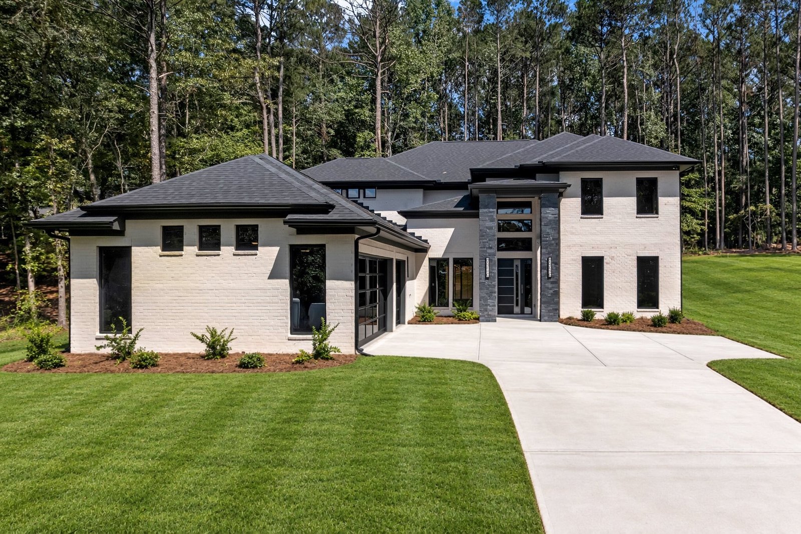 Sueno Courtyard Conyers