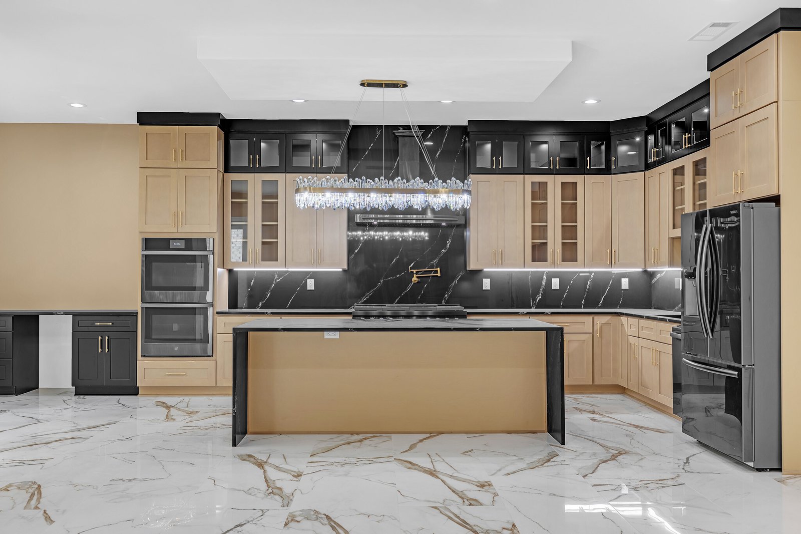 591 Decoupage Dr-18
